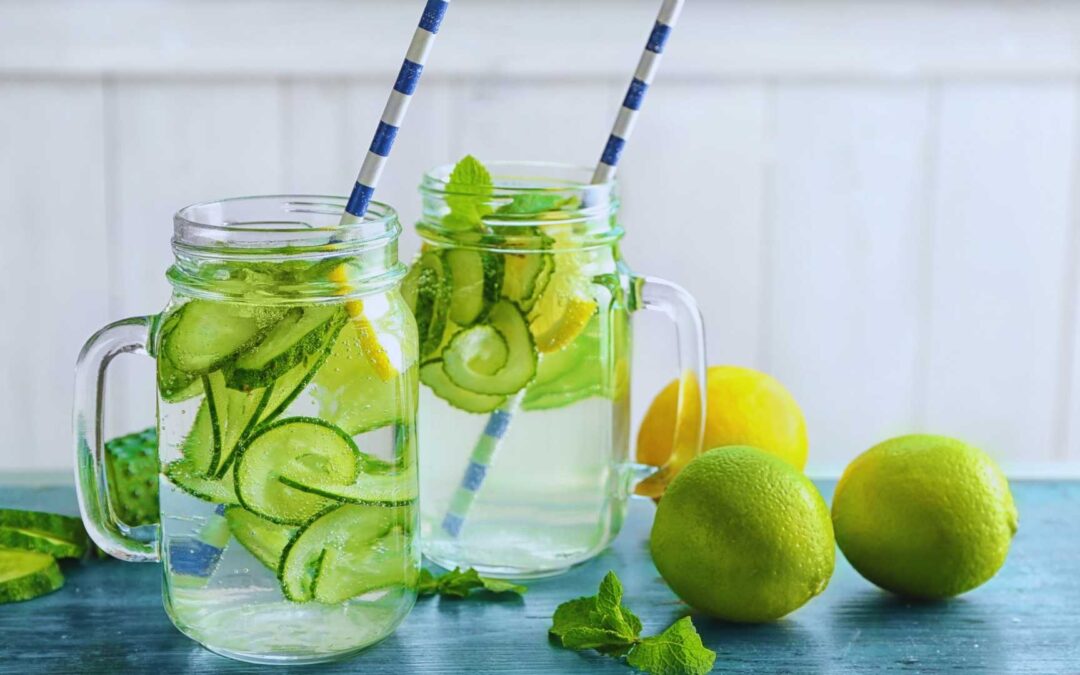 La importancia de las aguas refrescantes en verano