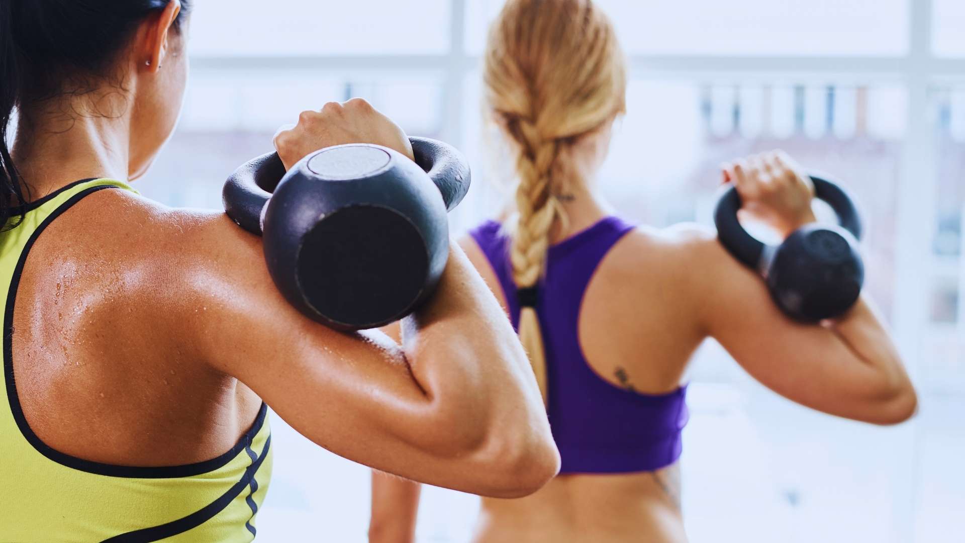 ¿Por qué las mujeres necesitamos entrenar fuerza? - Jara Díaz